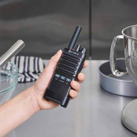 Talkie walkie léger, photo rendu avec prise en main