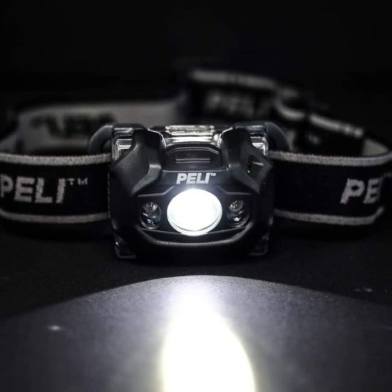 Lampe PELI 2765Z0 allumée pénombre, haute performance