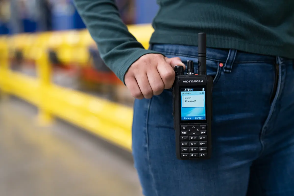 Motorola R7 CAPABLE UHF - talkie walkie numérique avec licence 