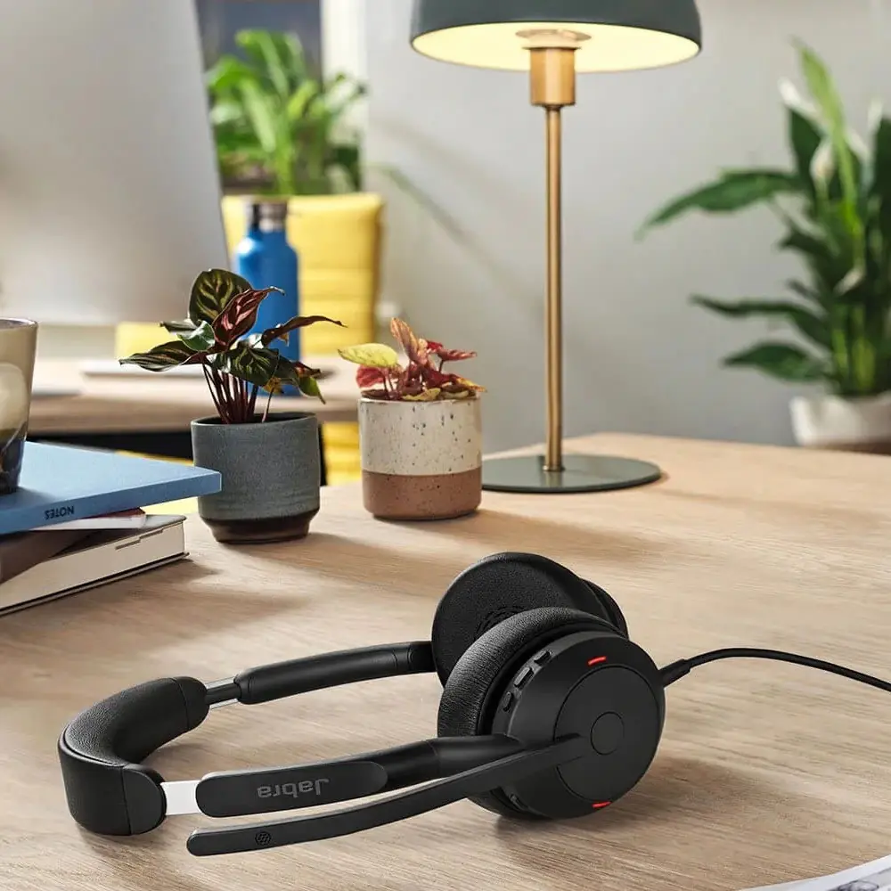 Jabra Evolve2 50 Teams sur le bureau