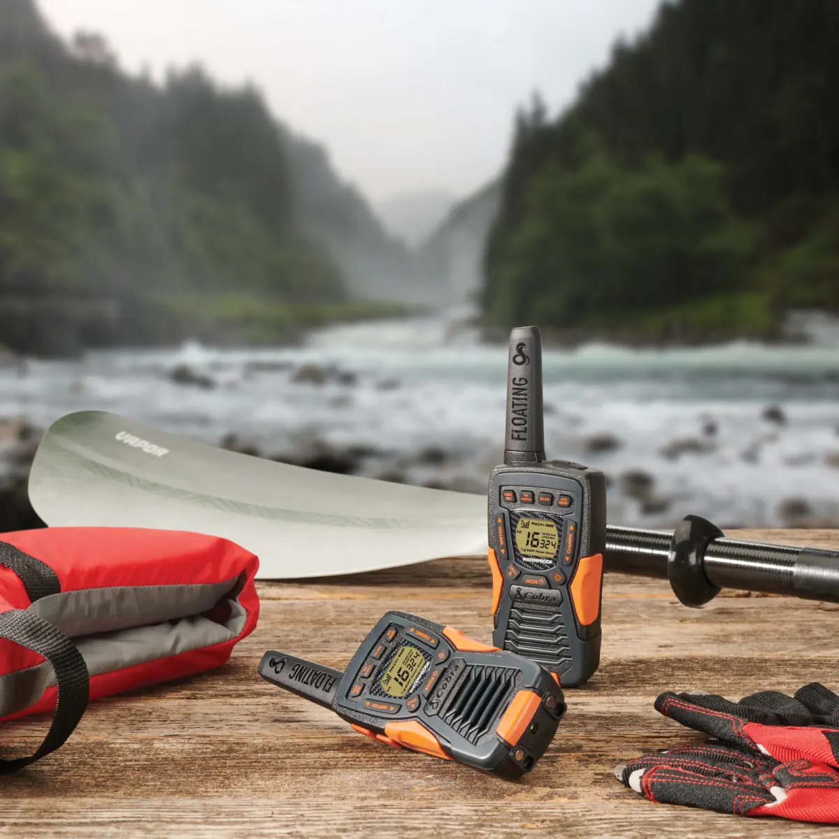 Talkie walkie compact flottant pour les activités en extérieur, COBRA AM1055 FLT