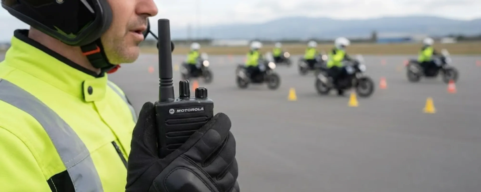 Moniteur moto école utilisant un Motorola XT420