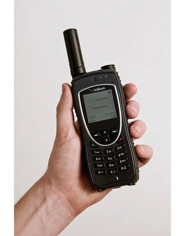 Téléphone Satellite Iridium Extreme 9575 en main